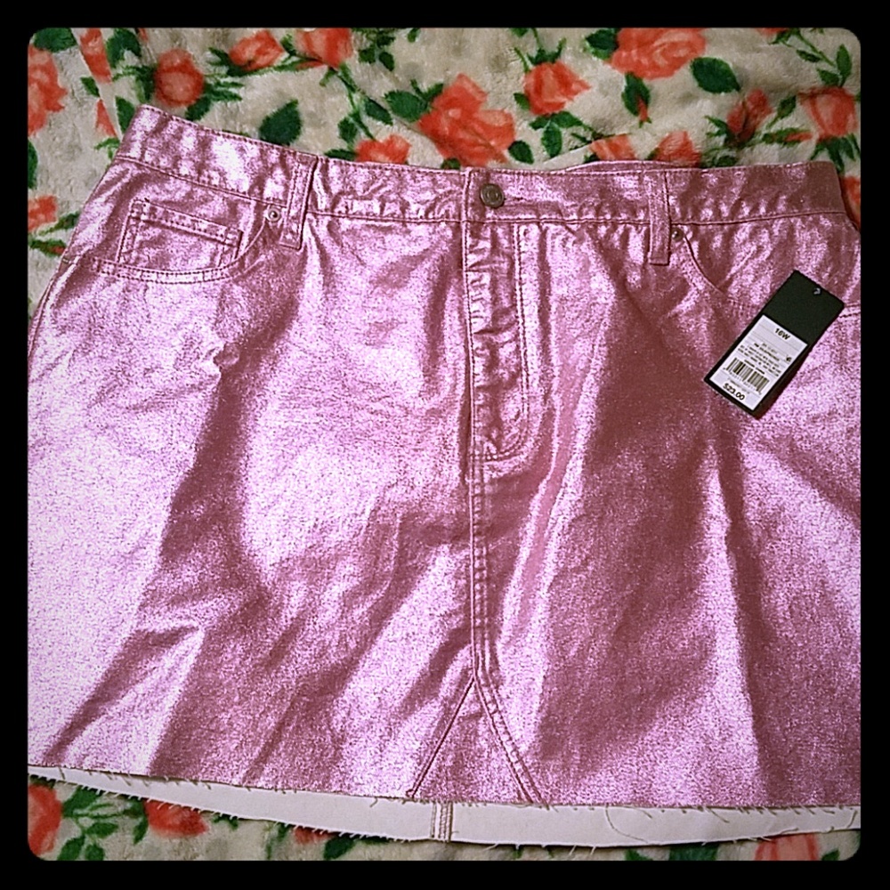 NWOT Wild Fable metallic pink mini skirt